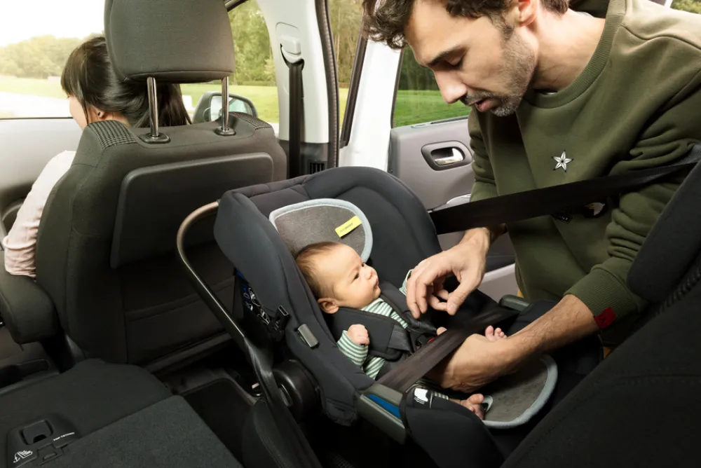 Aeromoov AeroSeat Underlag Autostol 9-18 kg - Antracit Sort- Øvrige