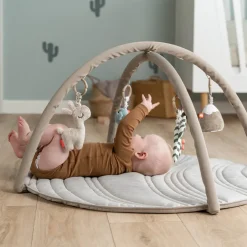 Done By Deer Aktivitets legetæppe Lalee Sand- Aktivitetstæpper