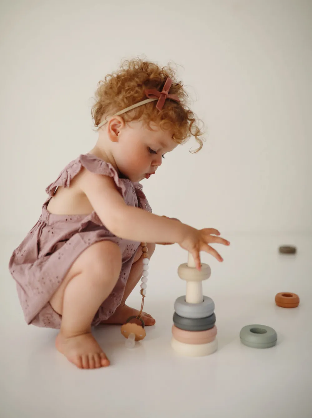 MUSHIE Aktivitetslegetøj Ringtårn - Original- Stabelklodser