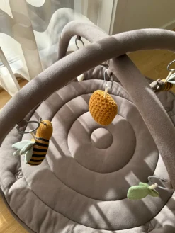 Vanilla COPENHAGEN Aktivitetstæppe - Honeybee Happy- Aktivitetstæpper