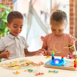 B Toys A-Maze havet- Trælegetøj