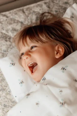 Vanilla COPENHAGEN Baby sengetøj - Honey Bee Happy-Børn Sengetøj