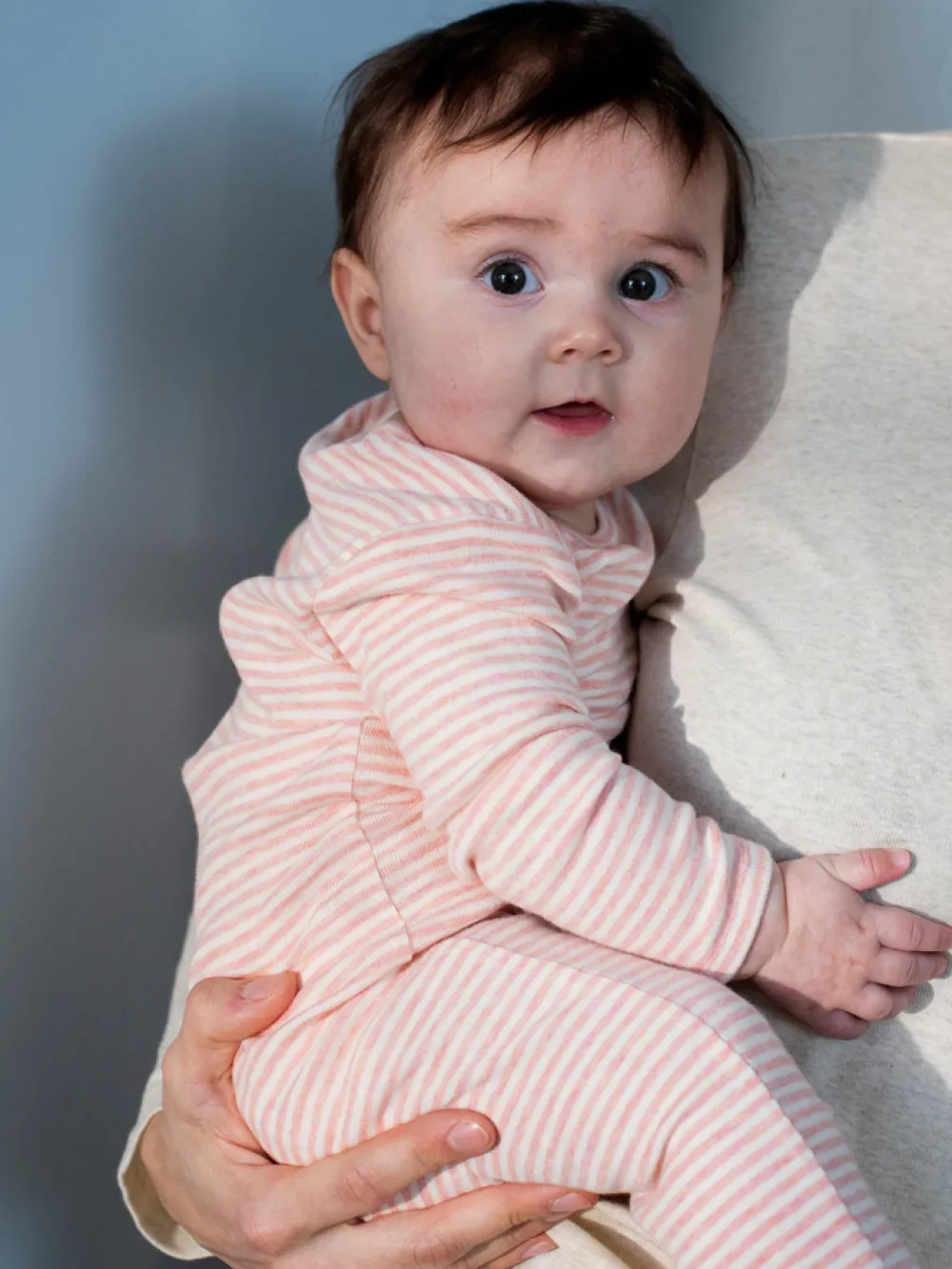 Serendipity Organics Baby Stribet Dragt - Coral/Offwhite- Heldragter M. Fod