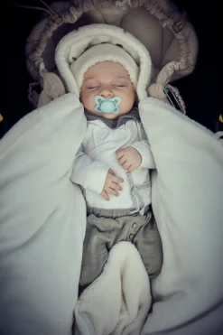 Najell Barnevognsdragt- Teddy White- Lifte