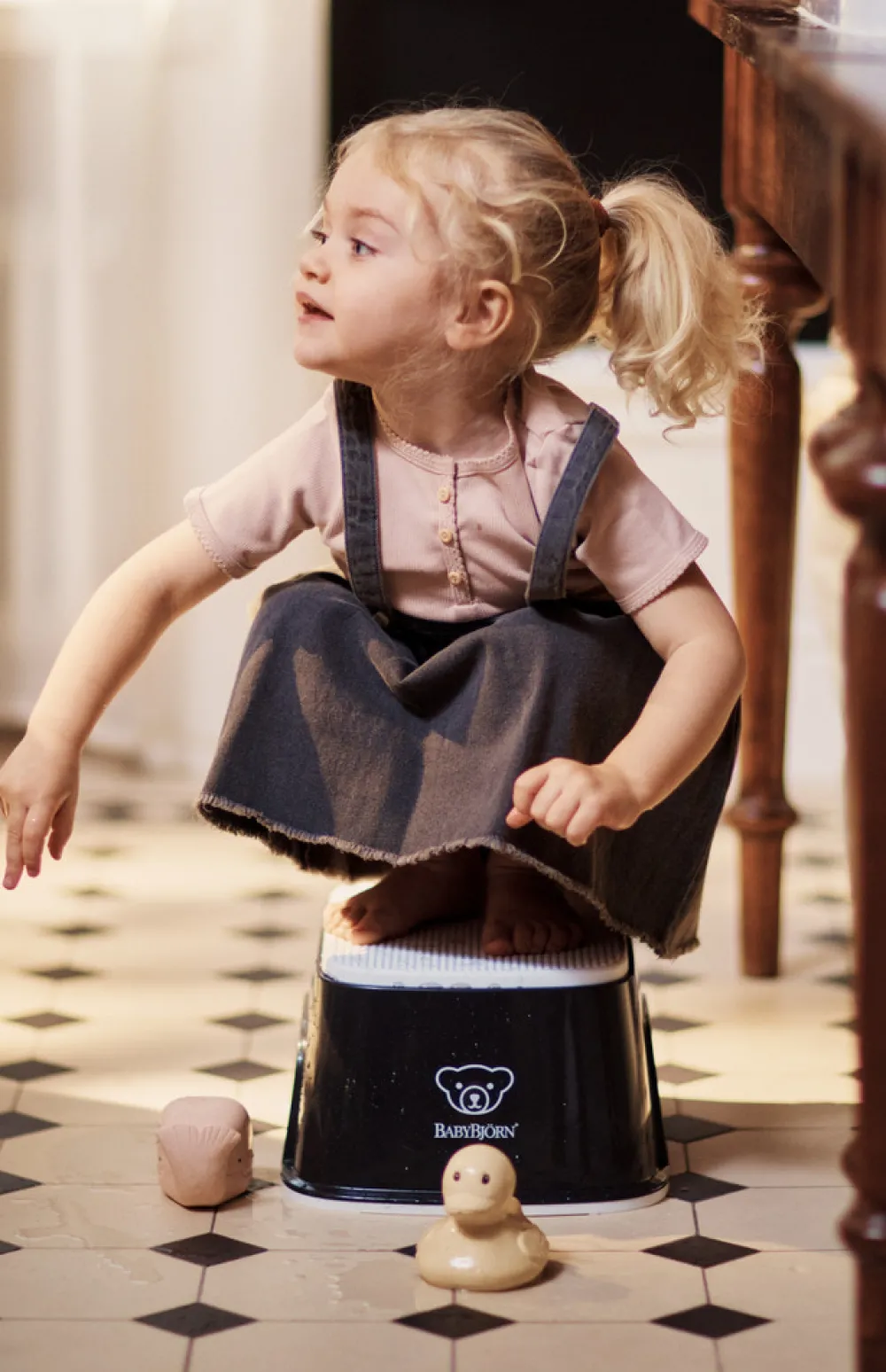 BabyBjörn Børnetaburet - sort- Potter, Toiletsæder & Skamler