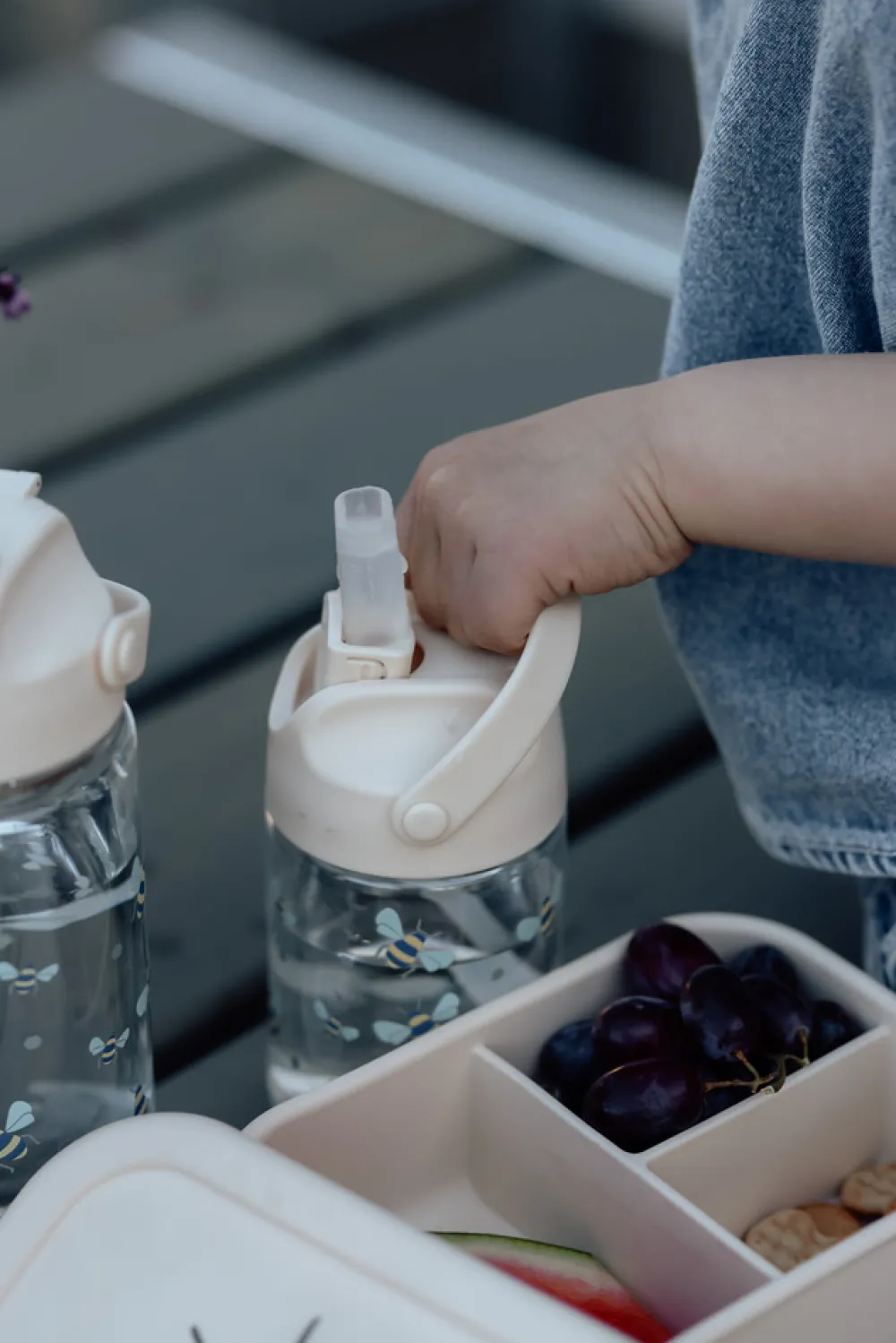 Vanilla COPENHAGEN Drikkedunk - Tritan - Honeybee - 350 ml- Madkasser & Drikkedunke