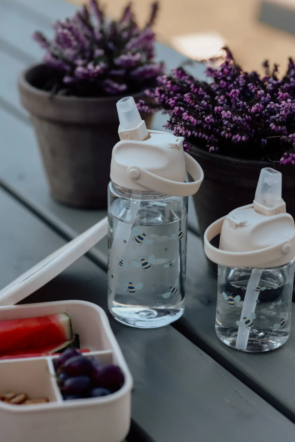 Vanilla COPENHAGEN Drikkedunk - Tritan - Honeybee - 350 ml- Madkasser & Drikkedunke