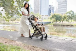 Britax Römer Flylite - Style teak- Klapvogne Med Flade Sæder|Rejseklapvogne