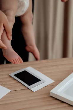 Vanilla COPENHAGEN Hånd og fodaftryk sæt med stempel og ramme-Børn Rammer|Hånd- & Fodaftryk