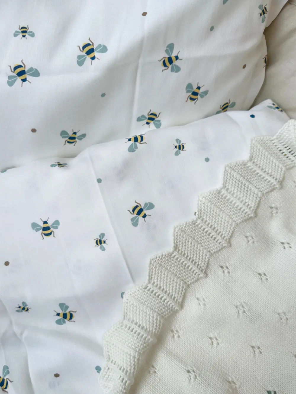 Vanilla COPENHAGEN Junior sengetøj - Honey Bee Happy-Børn Sengetøj
