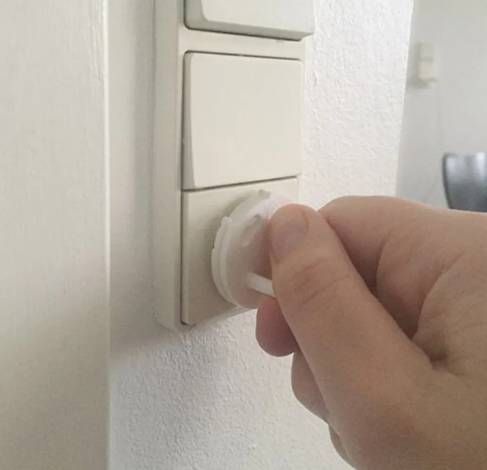 BabyDan Kontaktsikring, 12 stk. i æske, Hvid- Sikkerhed I Hjemmet