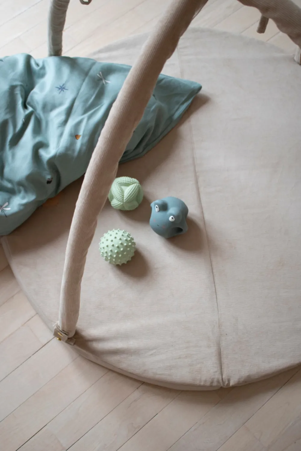 Filibabba Loui multimadras - Doeskin- Aktivitetstæpper