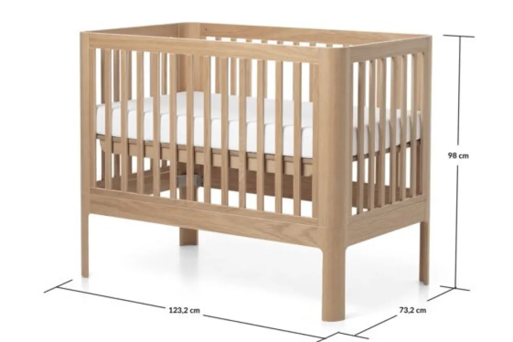 FLEXA Nova tremmeseng med puslebord - eg-Børn Pusleborde|Tremmesenge