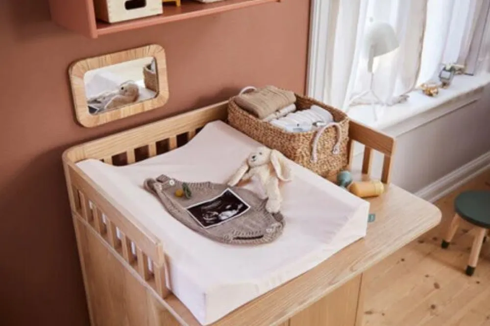 FLEXA Nova tremmeseng med puslebord - eg-Børn Pusleborde|Tremmesenge