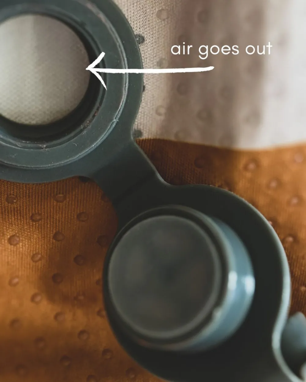 NOUI NOUI Siddepude - dino brun-Børn Tilbehør Til Højstole