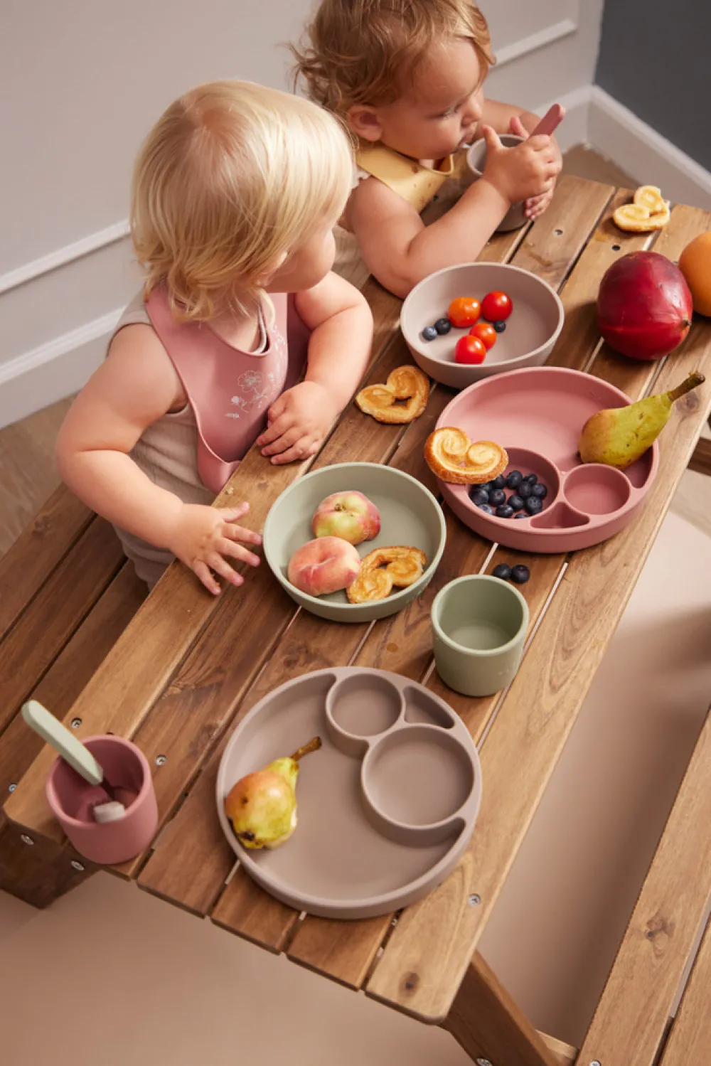 Filibabba Silikone tallerken ruminddelt - Warm Grey- Service