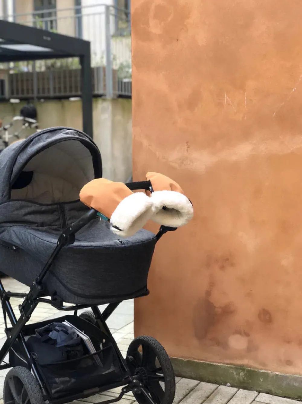 KongWalther Østerbro handsken 2-Pak (Voksen + Mini) - brown faux suede- Vognhandsker