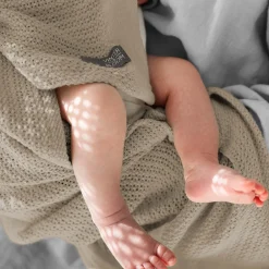 VINTER & BLOOM Striktæppe, bomuld - Pebble grey-Børn Tæpper