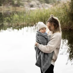 VINTER & BLOOM Striktæppe med fleece - Misty grey-Børn Tæpper