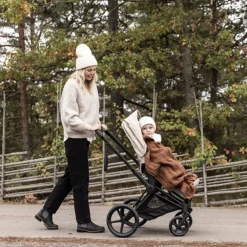 VINTER & BLOOM Striktæppe med fleece - Nougat-Børn Tæpper