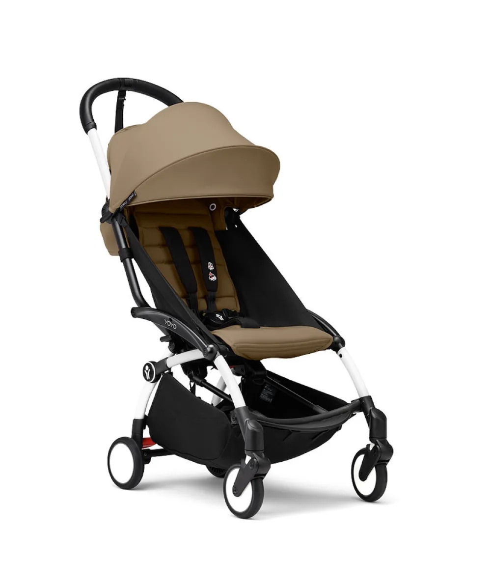 Stokke® YOYO³ Klapvogn - toffee på hvidt stel- Rejseklapvogne